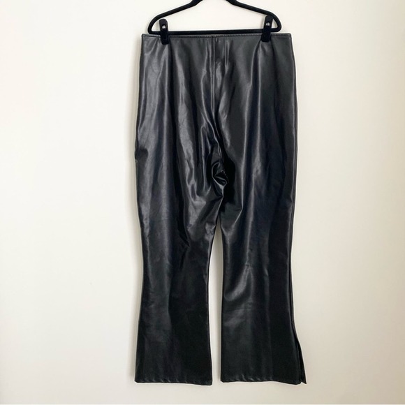 abercrombie & fitch - vegan leather split hem slim flare pant bottoms high-rise - Picture 5 of 8